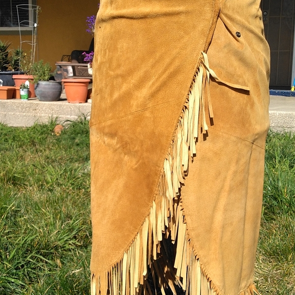 Vintage New Western Suede Skirt w/ Fringe - Picture 3 of 8